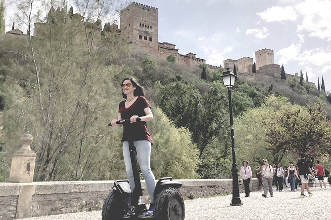 Albayzin Express Segway & eBike with Play Granada - Mirador de San Nicolas and the Alhambra view