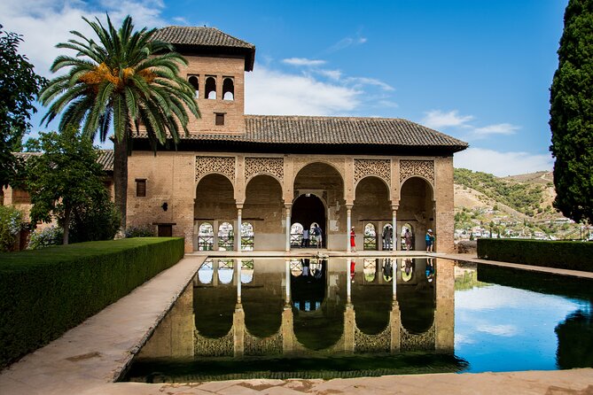 Alhambra Skip-the-Line with Albaicin, Sacromonte by Segway/Bike - Why this pairing works in Granada