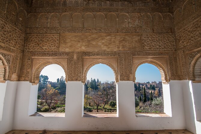 Alhambra Skip-the-Line with Albaicin, Sacromonte by Segway/Bike - An hour in the Generalife Gardens