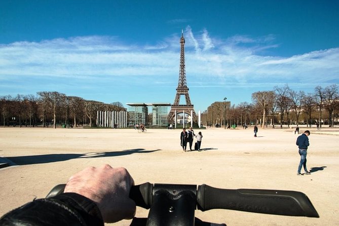 Amazing Paris Segway Tour - The Eiffel Tower and Champ de Mars