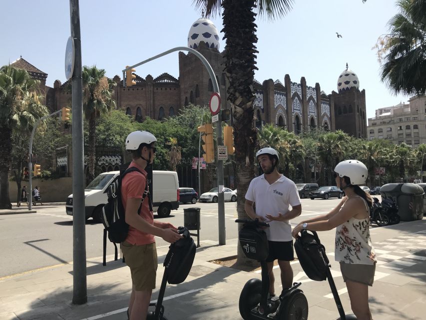 Barcelona: 2.5-Hour Gaudí Segway Tour - Passeig de Gràcia and Gaudí’s famous façades