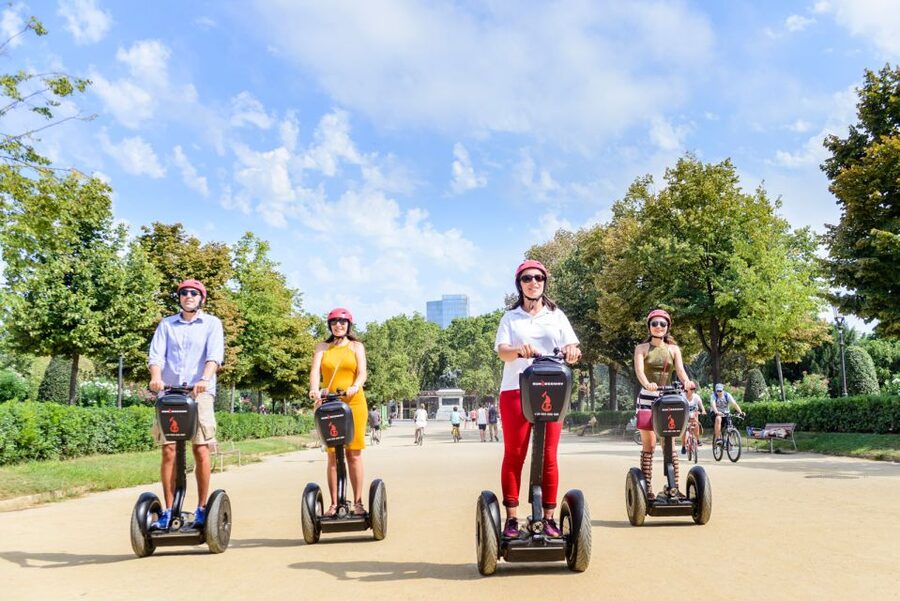 Barcelona: 2,5hr Art of Gaudí Segway Tour - Ciutadella Park and the 1888 exhibition
