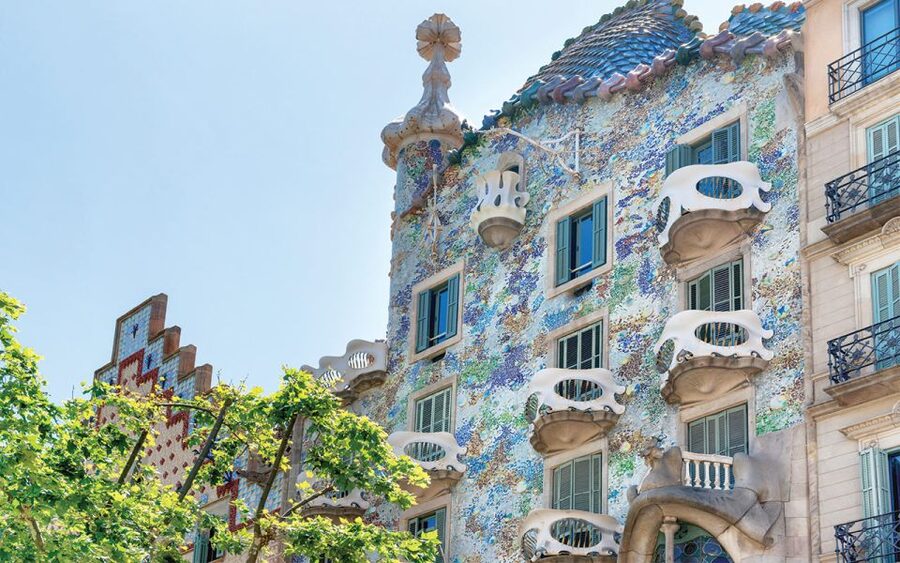 Barcelona: Gaudí Sightseeing Guided Segway Tour - Key points to know before booking