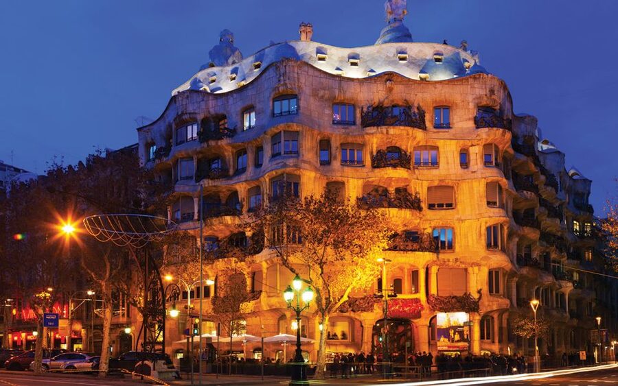 Barcelona: Gaudí Sightseeing Guided Segway Tour - Starting in the Gothic Quarter