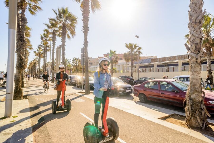 Barcelona Grand 2-Hour Segway Tour - Ciutadella Park, Monumental Fountain, and Parliament