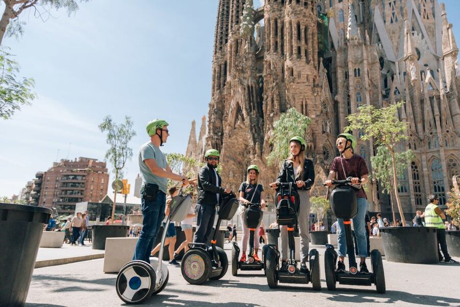 Barcelona Highlights: The Best of Gaudi On Segway - What the private format changes