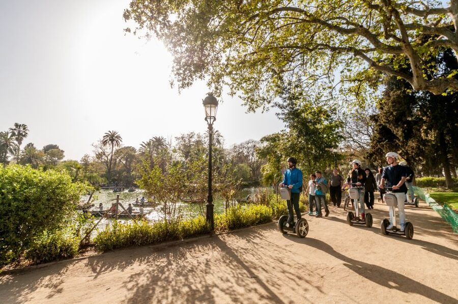 Barcelona Insiders Segway Tour 1.5h - Arc de Triomf and Passeig de Lluís Companys