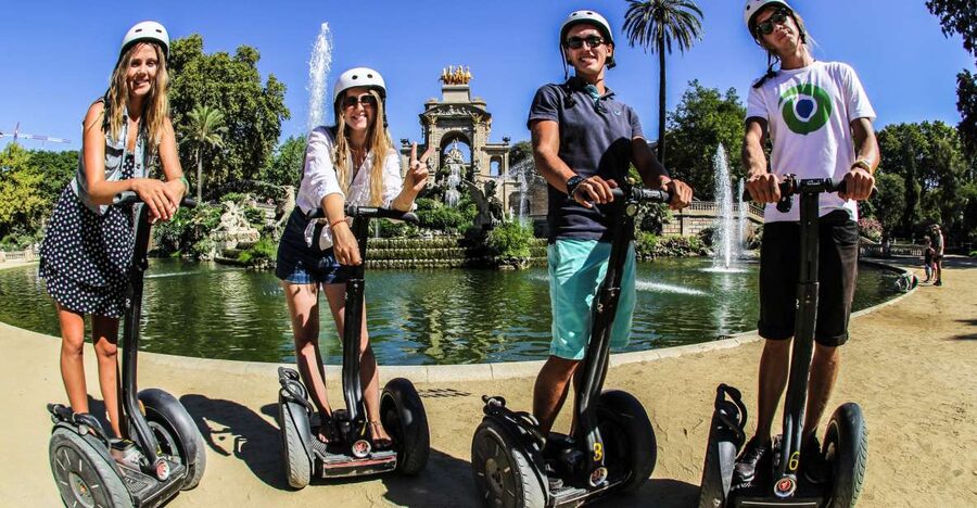 Barcelona: Private Guided Segway Tour - Parc de la Ciutadella and the Arc de Triomf