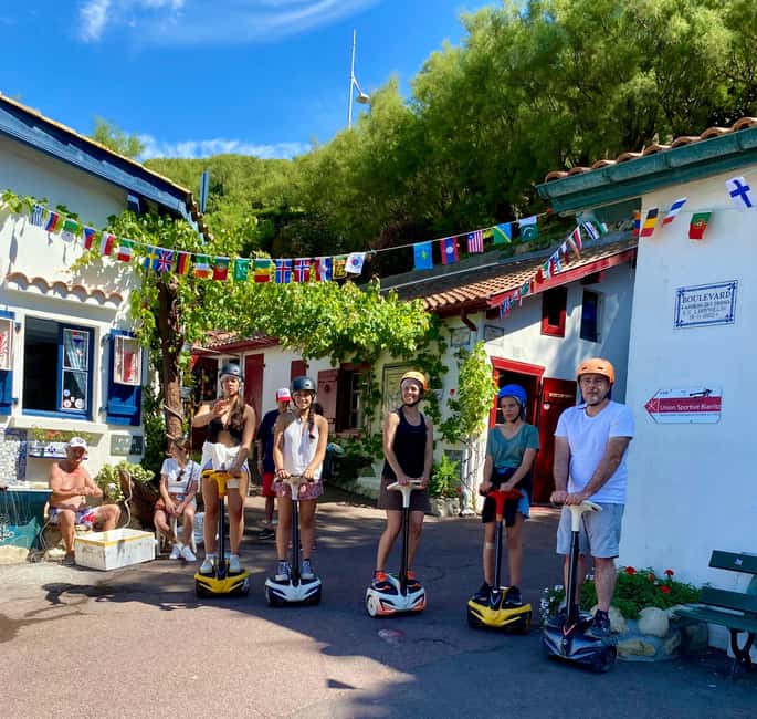 Biarritz happiness: Guided tour by Segway/e-bike + Pala - Riding toward Côte des Basques