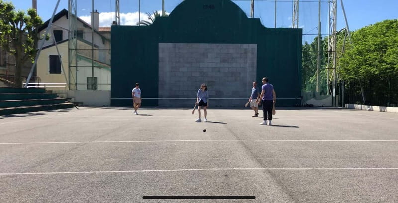 Biarritz happiness: Guided tour by Segway/e-bike + Pala - Learning Basque pelota and pala