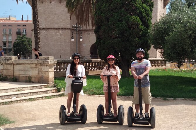 Cabecera Park Private Segway Tour - Cabecera Park and its lake
