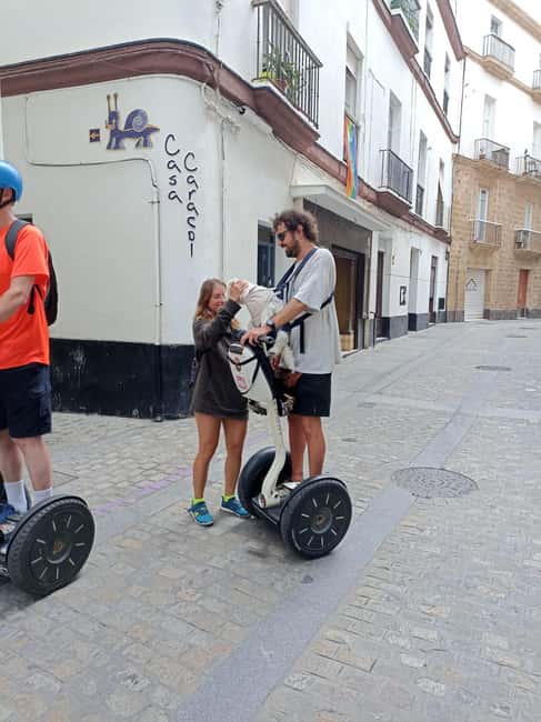 Cadiz: 1.45H Guided Segway/eScooters/EBikes for Big Groups - Starting at Segway Spot Shop in Cádiz