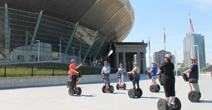 Chicago: Lakefront and Museum Campus Segway Tour - Buckingham Fountain and the heart of Grant Park