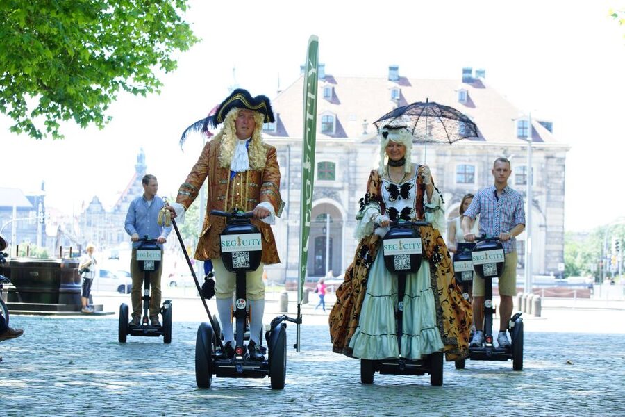Dresden: Guided Segway Klassik Tour - Along the Königsufer and Elbe riverfront