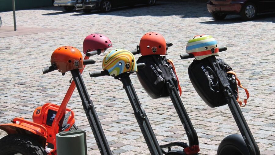 Frankfurt: Green Areas Segway Tour with Guide - Key points at a glance
