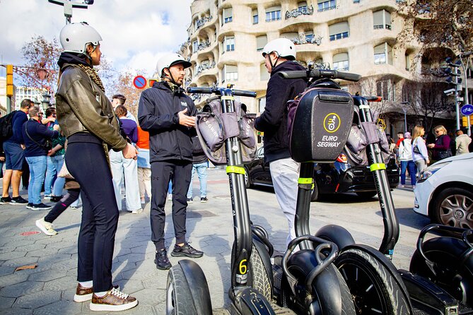 Gran Gaudi - 3H Segway tour - Ciutadella Park and the fountain stop