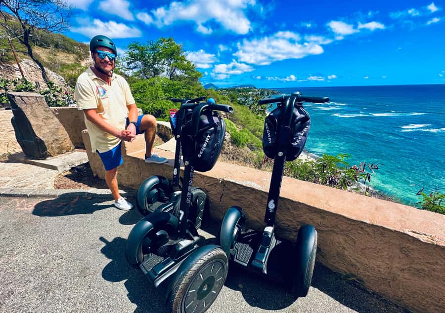 Honolulu: Diamond Head Segway Tour - War Memorial and the historic homes of Coconut Avenue