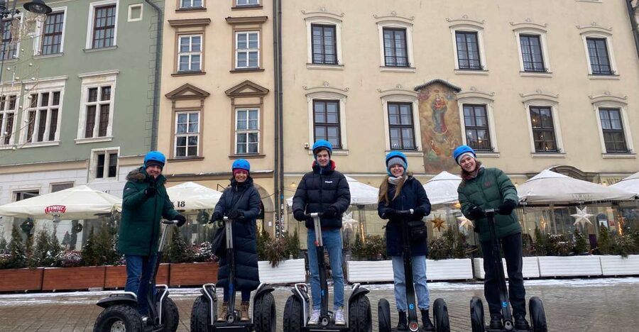 Krakow: 30min Segway Rental with Helmet and a photosession - Choosing between the Old Town and the Royal Route