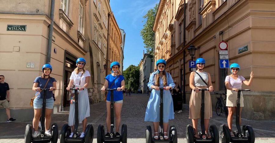 Krakow: 60 min, 120 min Segway Rental with photosession - Starting with the Segway lesson