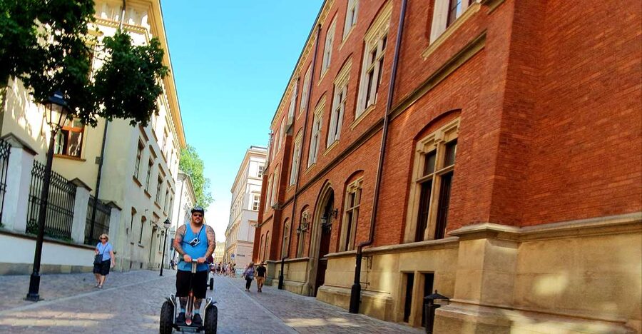 Krakow: Old Town & Jewish Quarter 2-Hour Segway Tour - Krakow’s Old Town, medieval walls, and Planty gardens