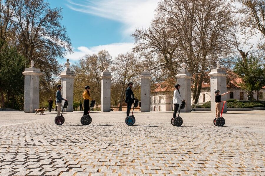 Madrid: 1.5-Hour Old Town Highlights Segway Tour - Teatro Real and the ride back