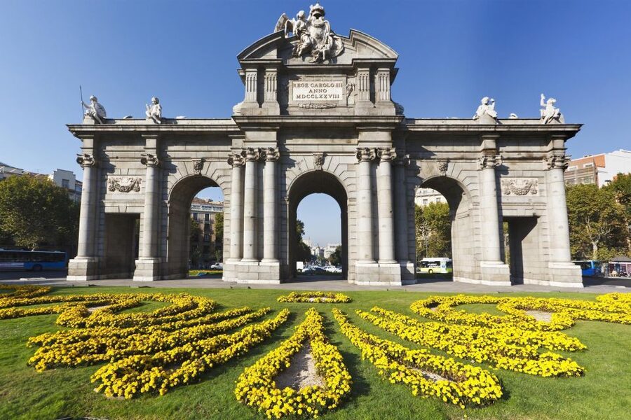 Madrid: Iconic Retiro Park Segway Tour - La Rosaleda and its seasonal appeal