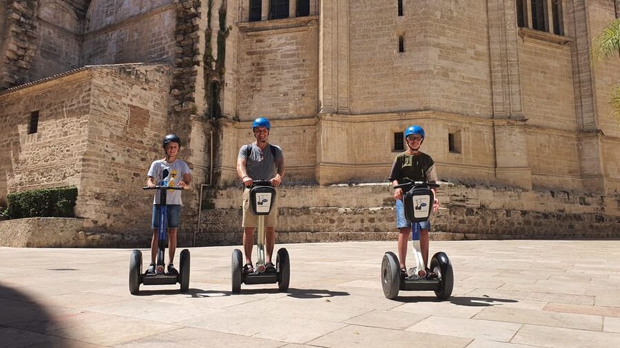 Malaga segway: Panoramic tour of Gibralfaro - Riding Up to Gibralfaro Castle