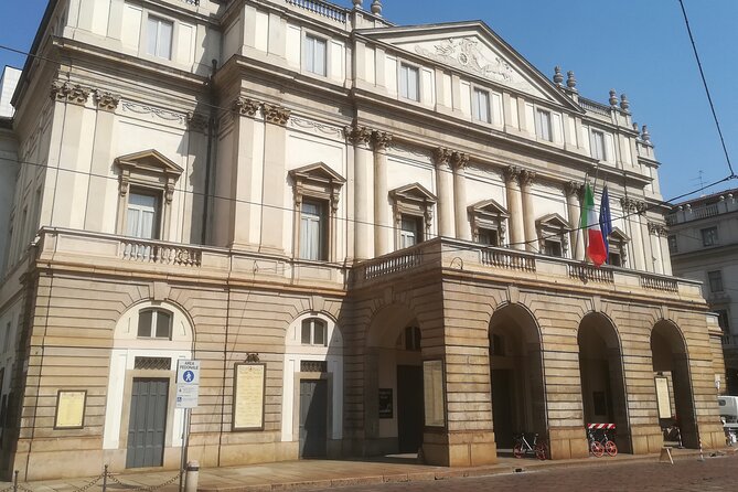 Milan: Segway Tour Local Tourist Guide Live - 2 hours & half - Arco della Pace and Parco Sempione