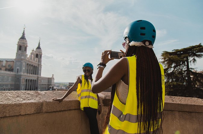 Old city and Madrid río by segway - Crossing to the Manzanares River