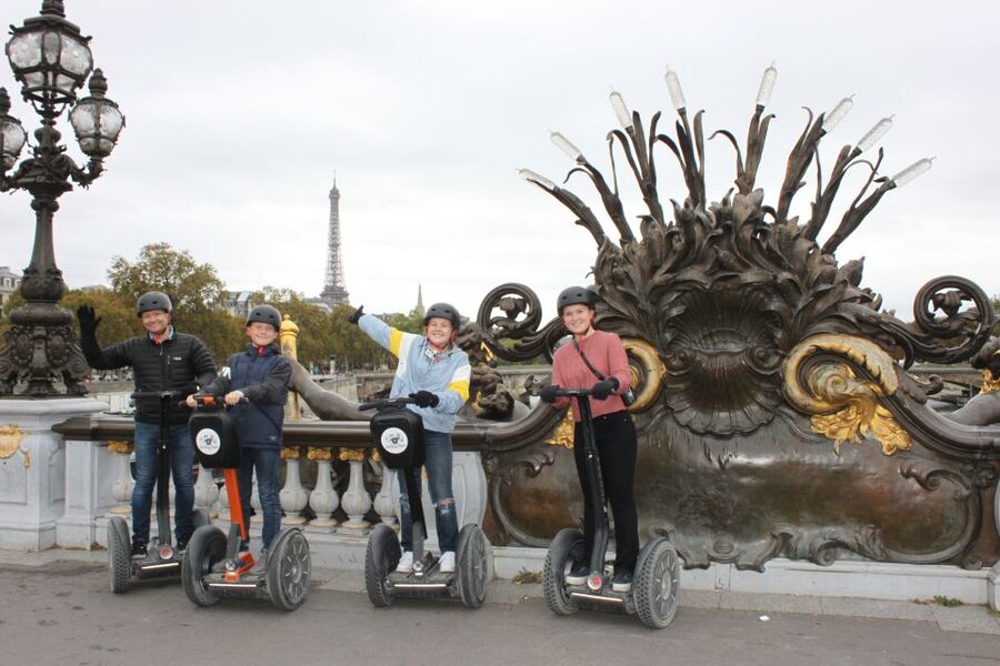 Paris: Private Sightseeing Segway Tour - Champ de Mars and the first Eiffel Tower view