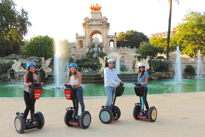 Private Live Guided Barcelona Segway Tour - 180 min - Arc de Triomf and the old World Fair entrance