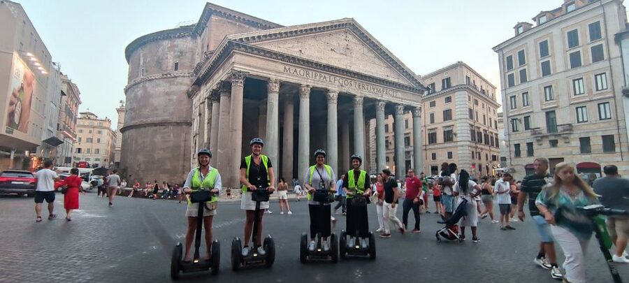 Rome: Night Segway Tour - Piazza Navona and the evening pulse of Rome