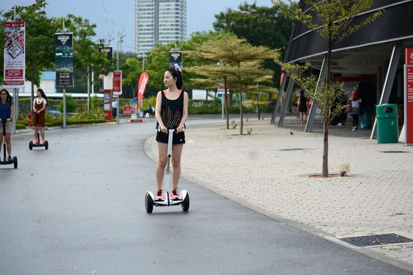 Singapore: Marina Bay Mini Segway Tour - Learning the mini Segway before the city ride