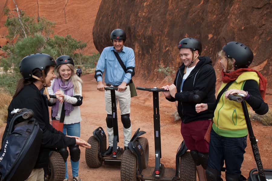 Uluru: Uluru Base Segway Tour - Meeting your guide at Kuniya Carpark