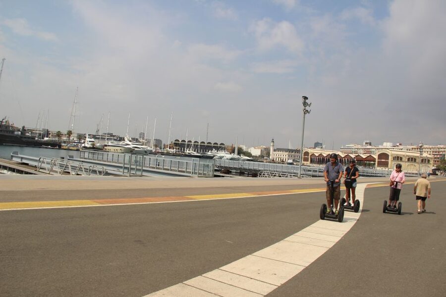 Valencia: Seaport Segway Tour - Guides Who Keep the Ride Friendly
