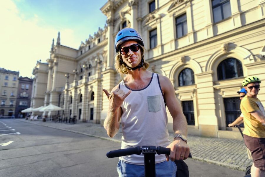 Warsaw: 2-Hour Guided Segway Tour - Skaryszewski Park gives the tour room to breathe