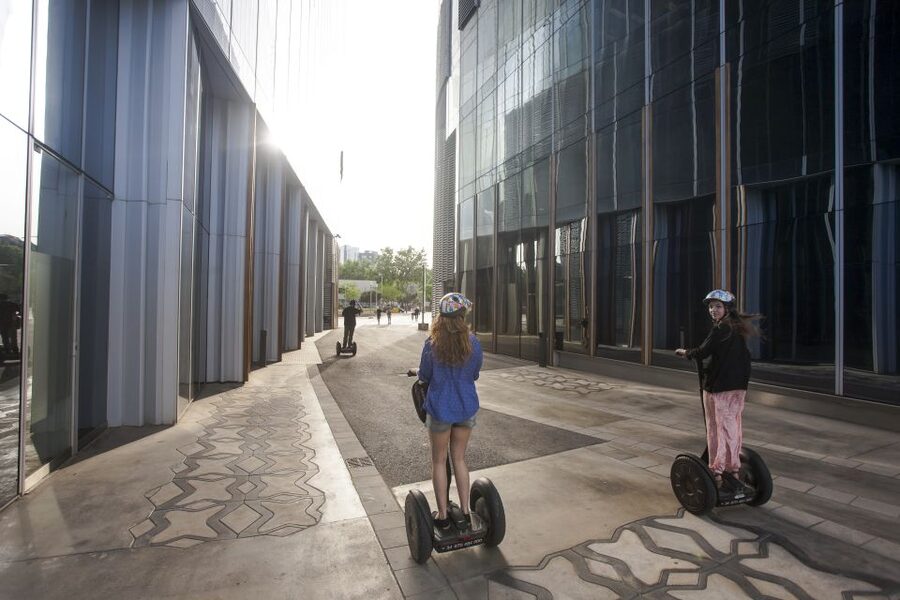 ❤️Welcome to Barcelona❤️ Segway Tour - What the guides add to the ride