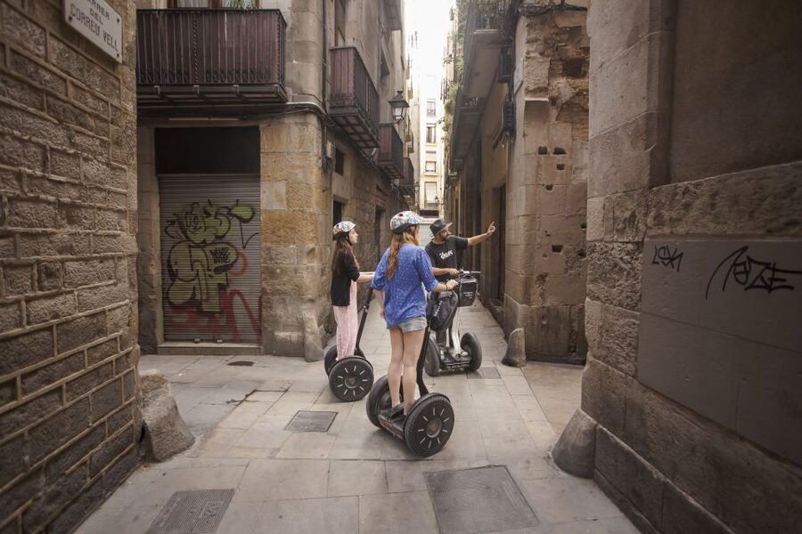 ❤️Welcome to Barcelona❤️ Segway Tour - From El Cap de Barcelona to Port Vell
